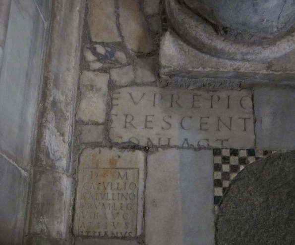 Inscriptions in S. Maria in Cosmedin. – Image source (cropped): https://www.flickr.com/photos/nemoleon/5019519722/in/set-72157624897040231.