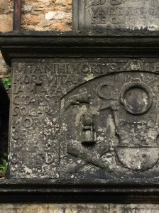 Left column. – Photo: (c) PK, July 2015.