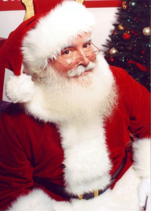 Santa Claus (21st century icon). – Image source: https://upload.wikimedia.org/wikipedia/commons/4/49/Jonathan_G_Meath_portrays_Santa_Claus.jpg